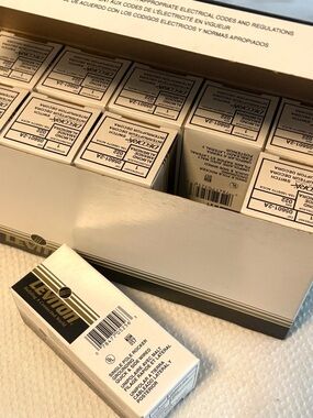 LOT OF 10 NEW ALMOND "LEVITON DECORA" 5601-2A LIGHT SWITCH 15A-120V